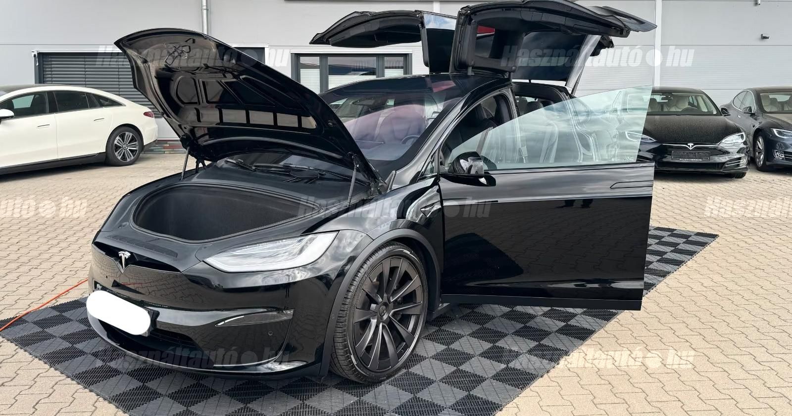 Tesla Model X – 2. kép