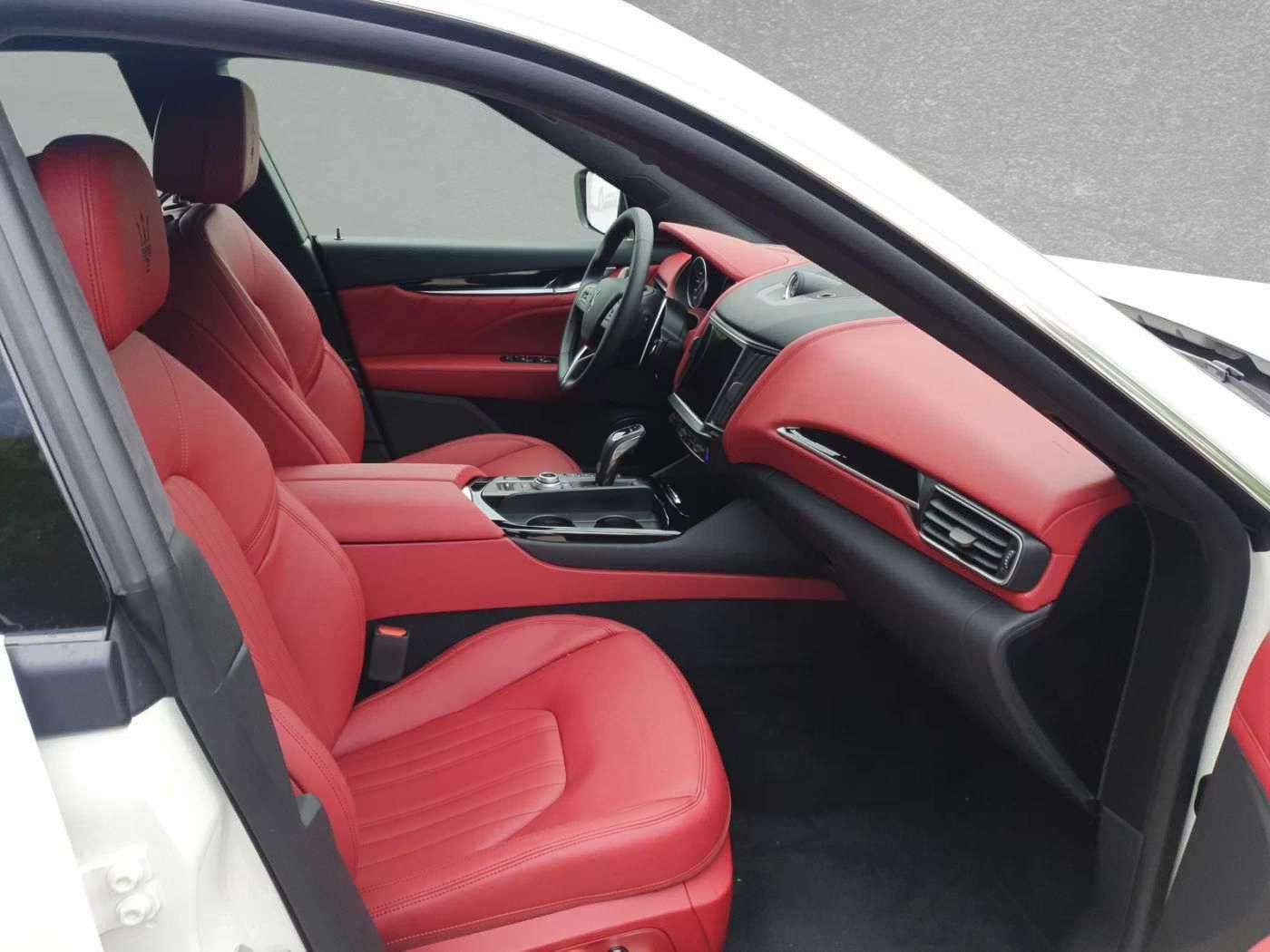 Használt Maserati Levante (2021, fehér) – 4. kép