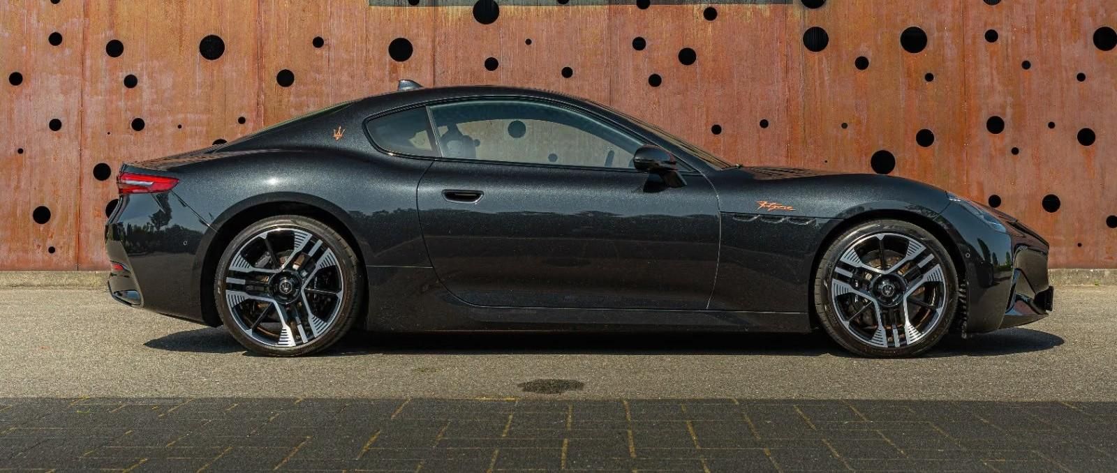 Használt Maserati Granturismo (2025, szürke) – 2. kép