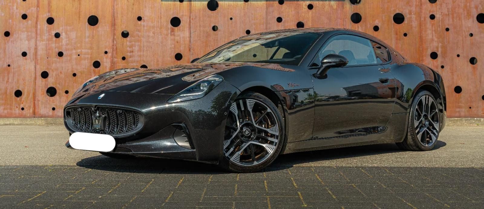 Használt Maserati Granturismo (2025, szürke) – 1. kép
