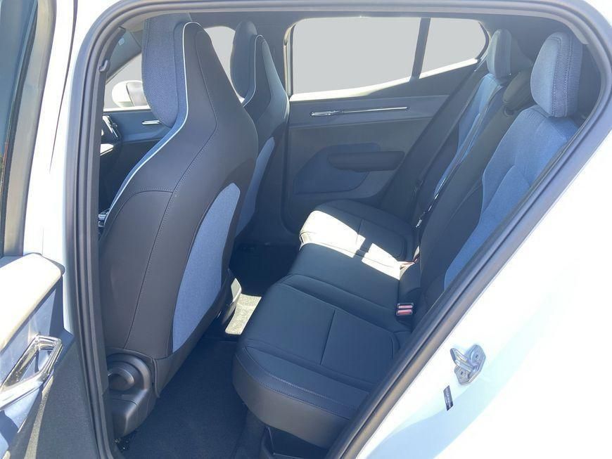 Használt Volvo EX30 (2024, fehér) – 9. kép