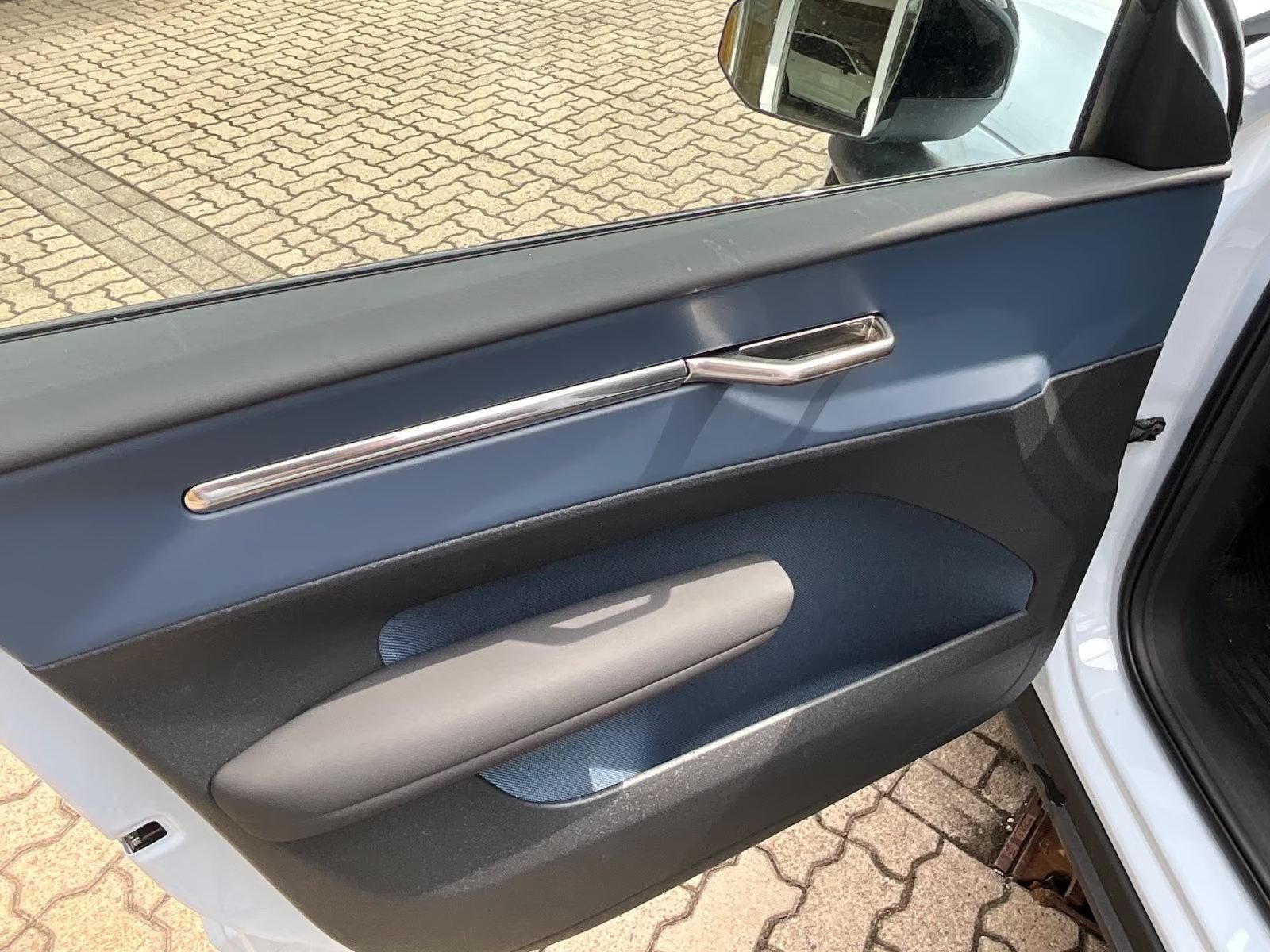 Használt Volvo EX30 (2025, világoskék) – 4. kép