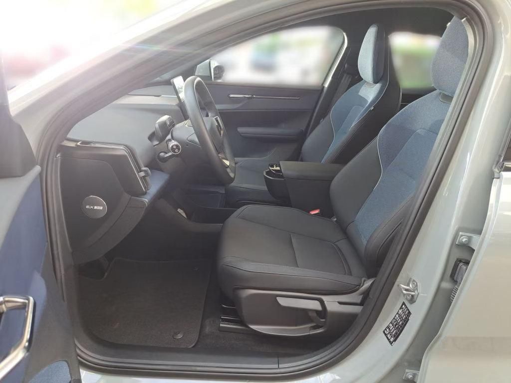 Használt Volvo EX30 (2024, szürke) – 4. kép