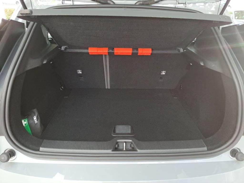 Használt Volvo EX30 (2024, szürke) – 11. kép