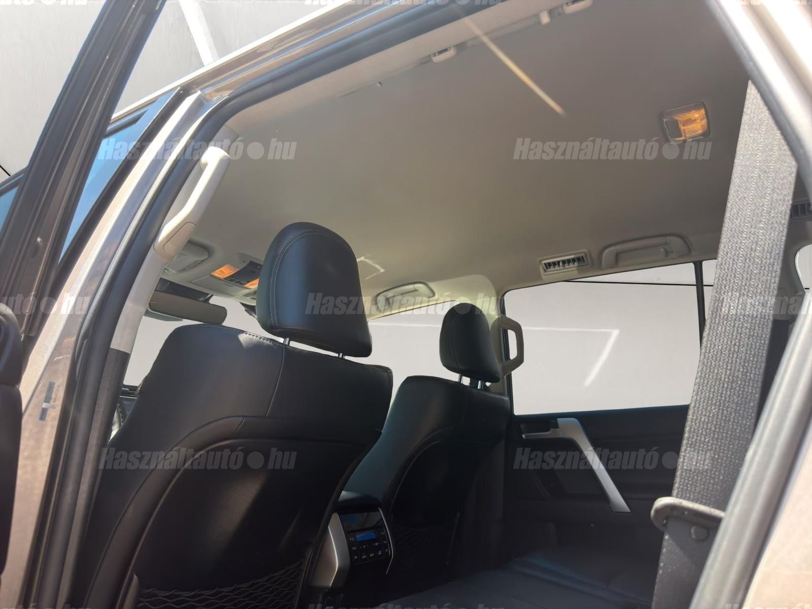 Toyota Land Cruiser – 8. kép