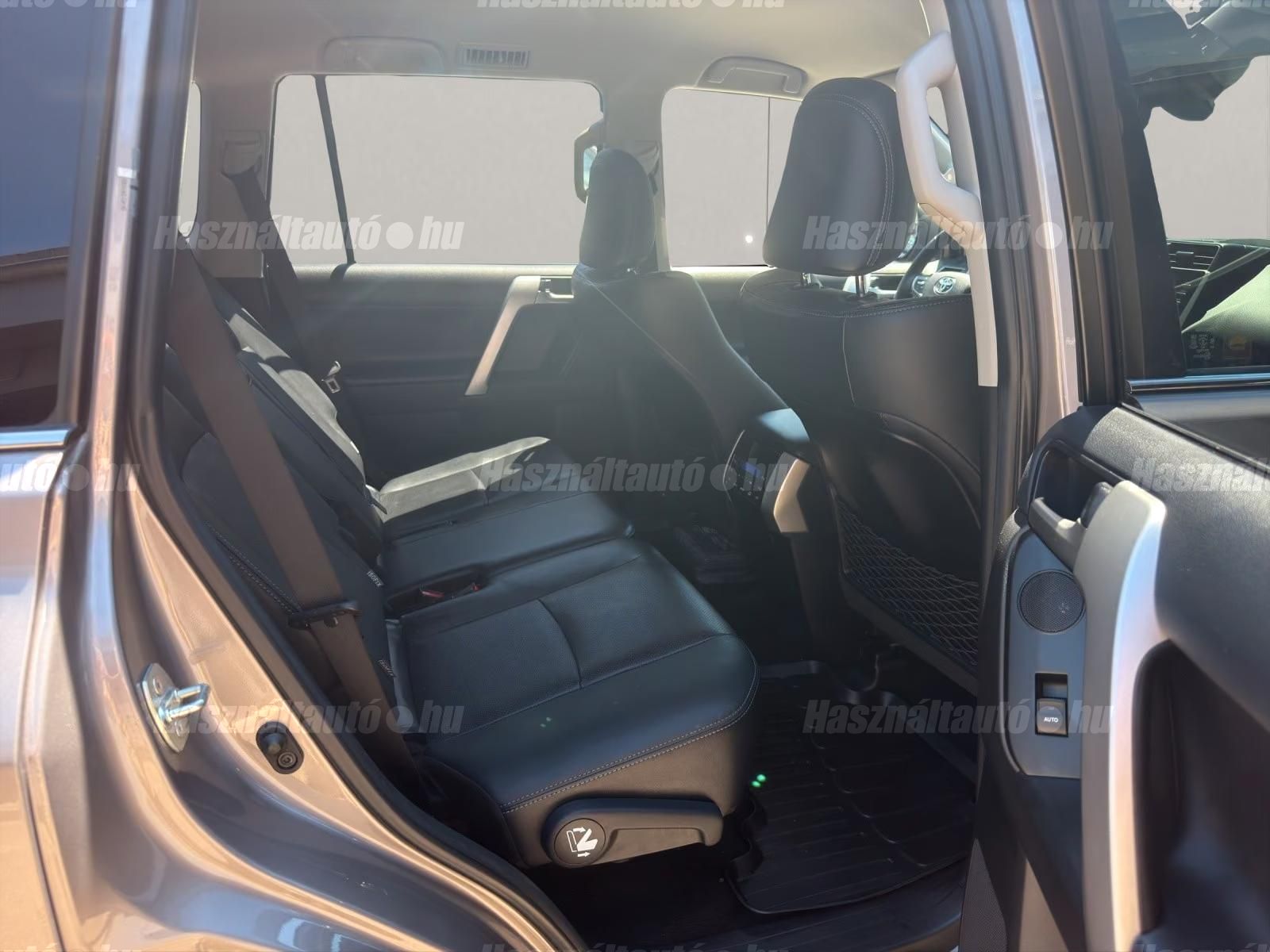Toyota Land Cruiser – 9. kép