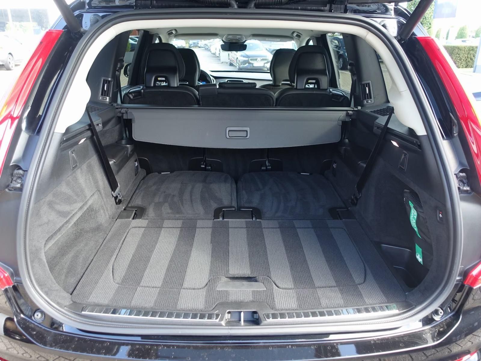 Használt Volvo XC90 (2023, fekete) – 12. kép