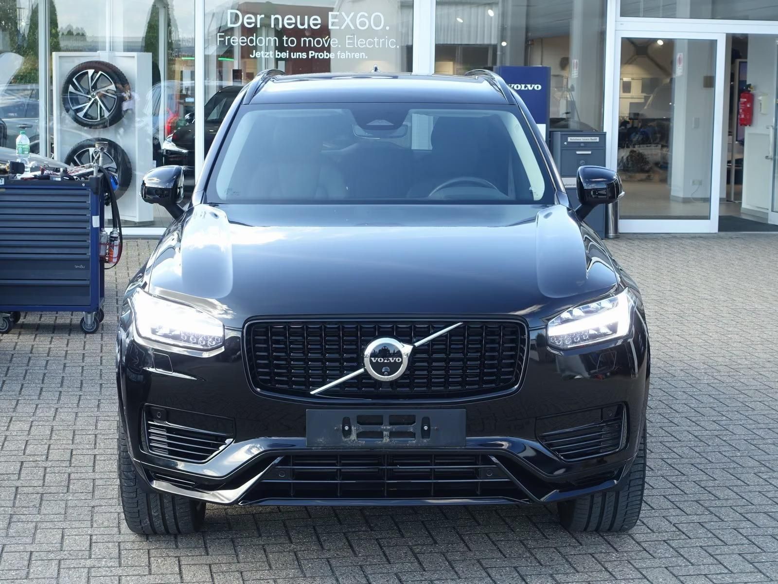 Használt Volvo XC90 (2023, fekete) – 2. kép