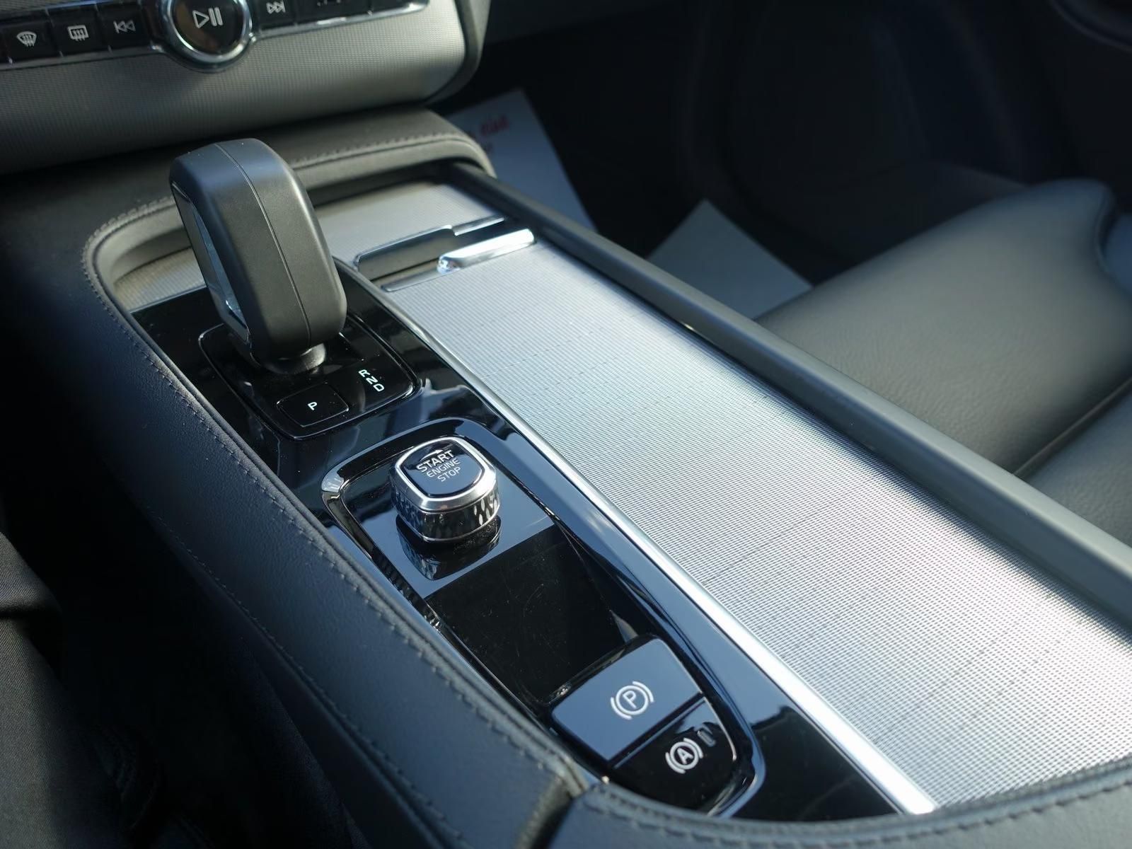 Használt Volvo XC90 (2023, fekete) – 8. kép