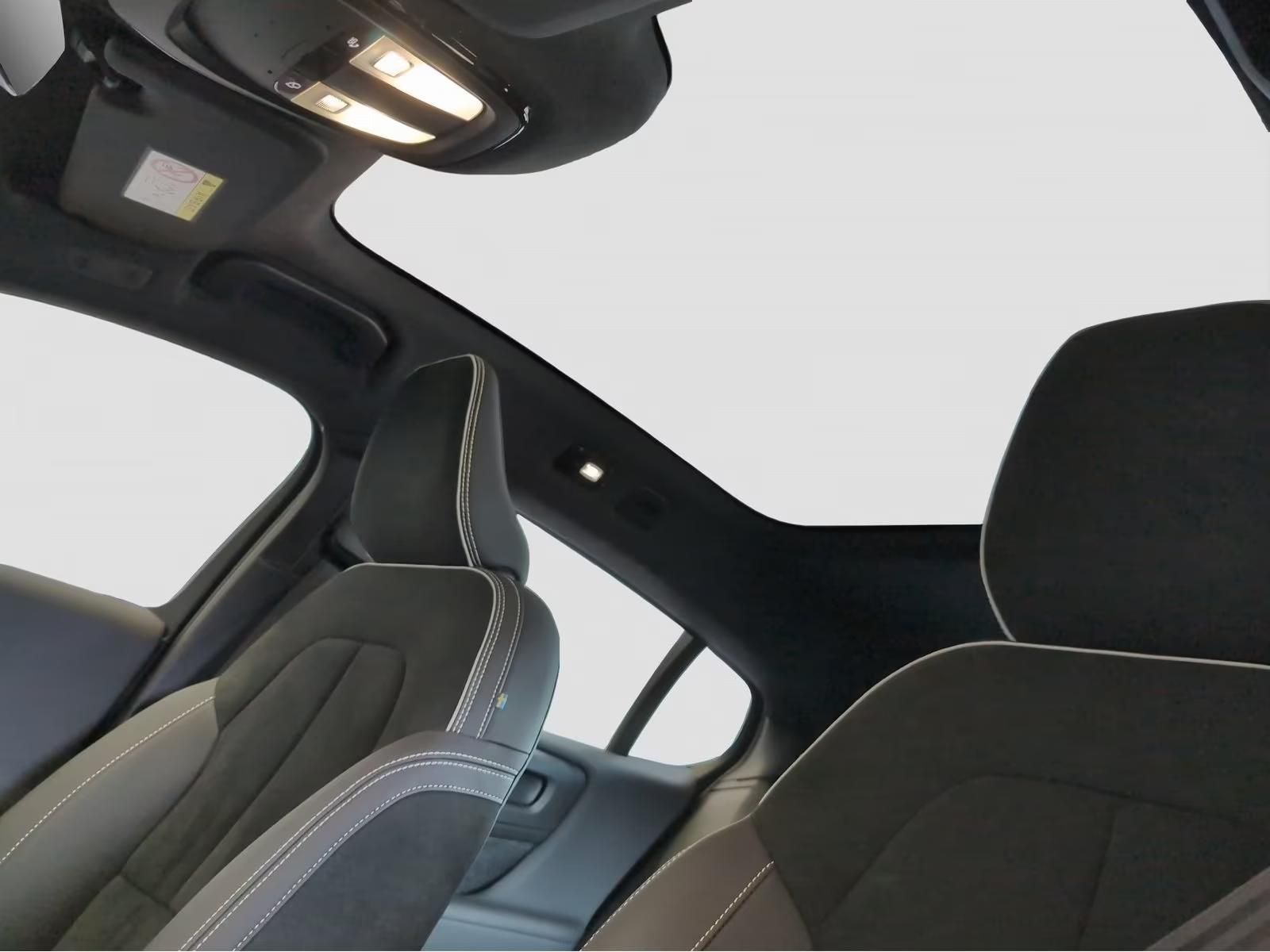 Használt Volvo C40 (2022, szürke) – 7. kép
