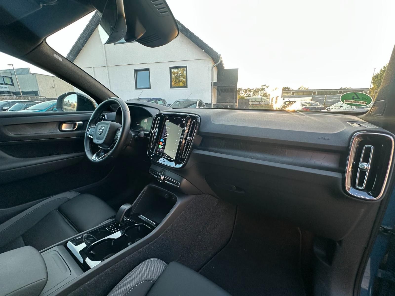 Használt Volvo C40 (2023, kék) – 4. kép