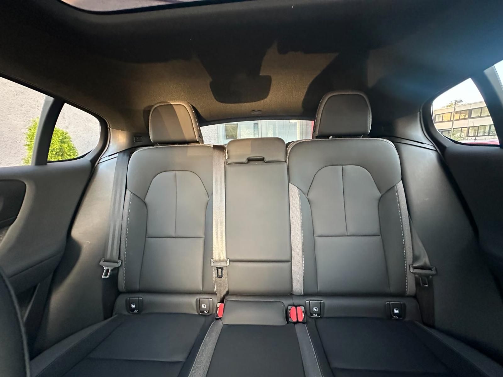 Használt Volvo C40 (2023, kék) – 8. kép