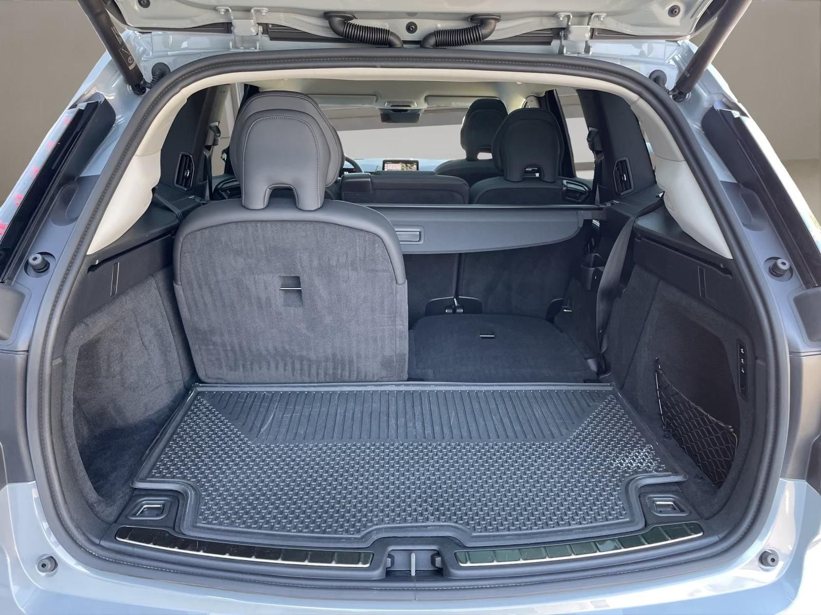 Használt Volvo EX90 (2025, szürke) – 10. kép