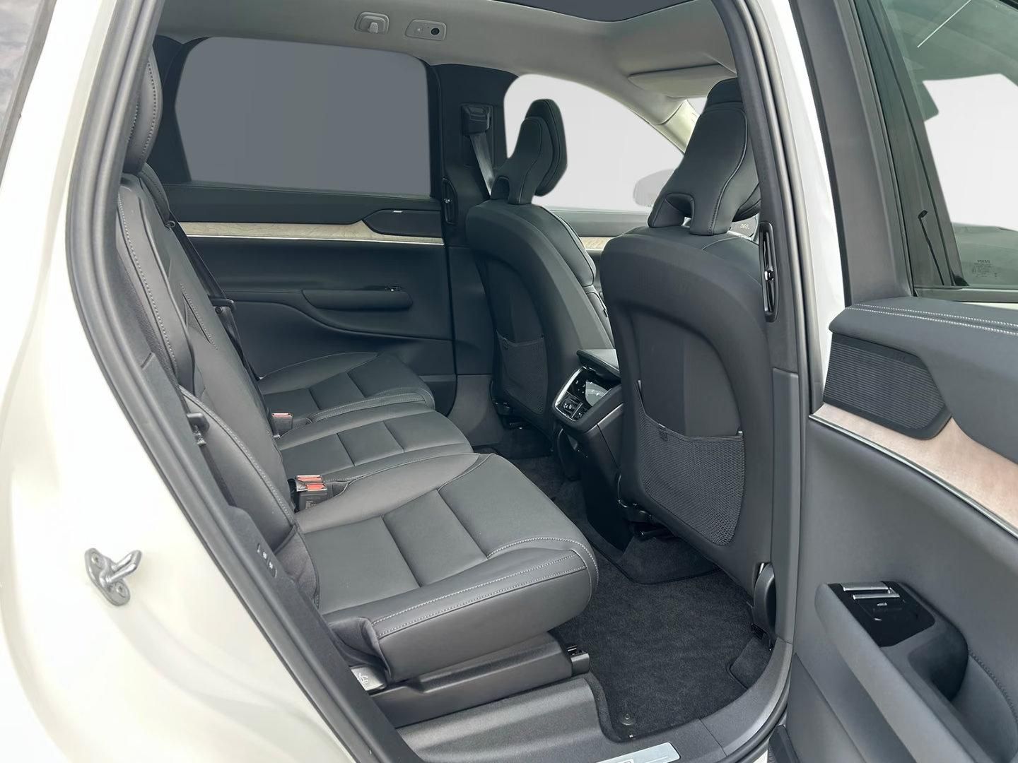 Használt Volvo EX90 (2025, fehér) – 10. kép
