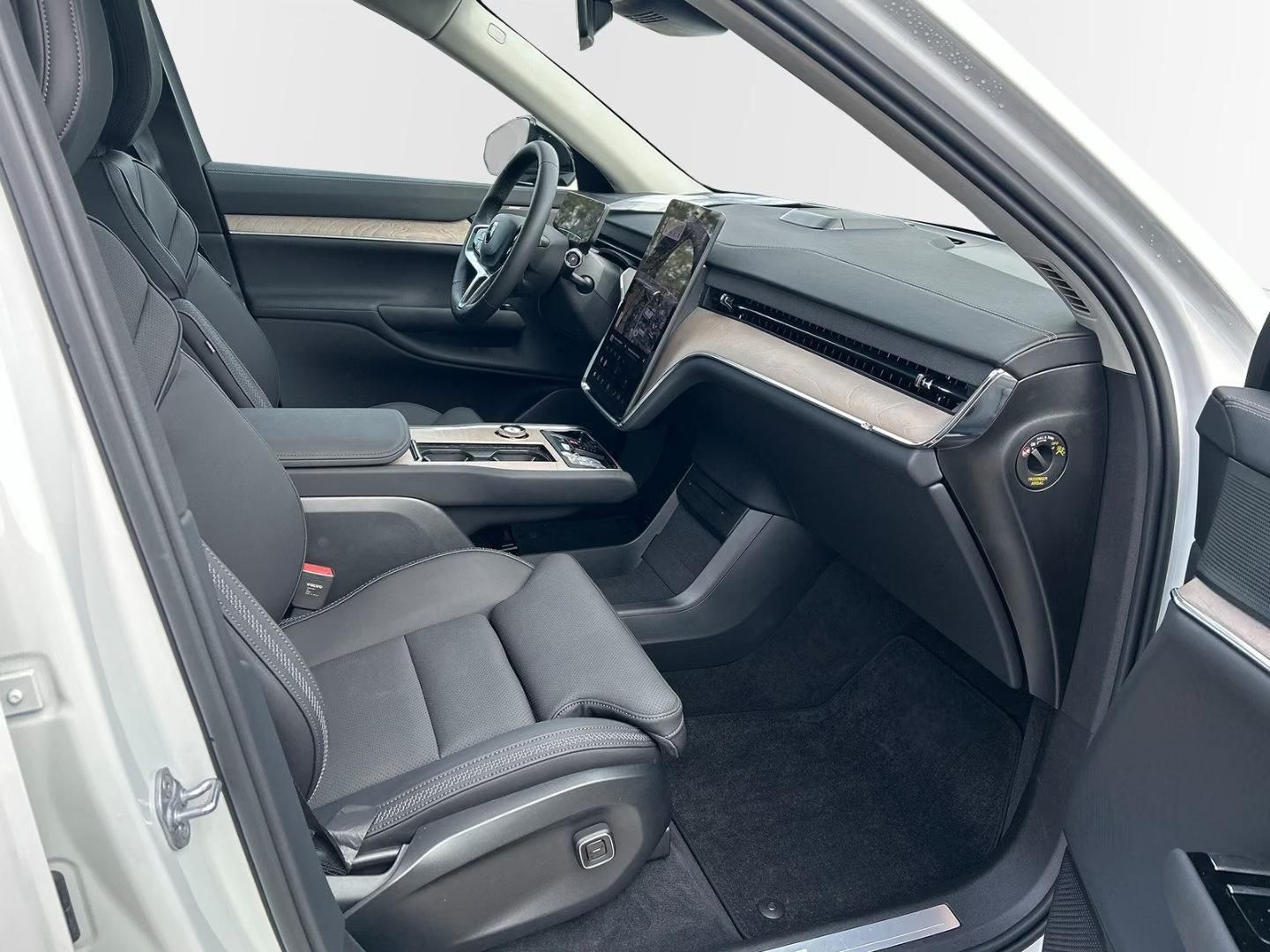 Használt Volvo EX90 (2025, fehér) – 5. kép