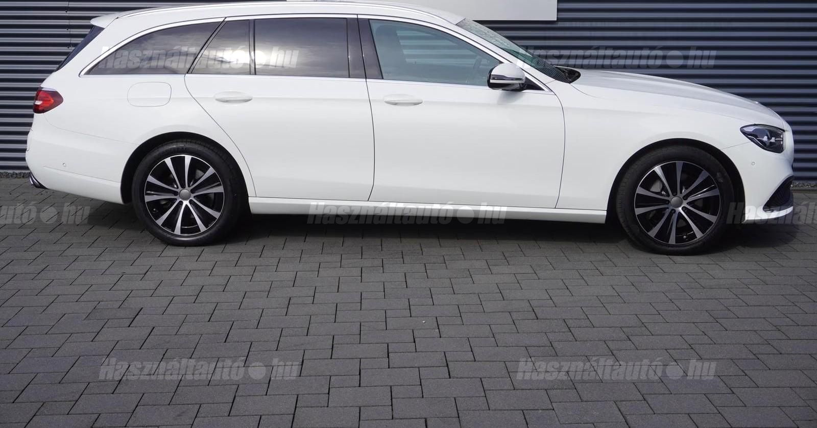 Mercedes-Benz E 300 – 2. kép