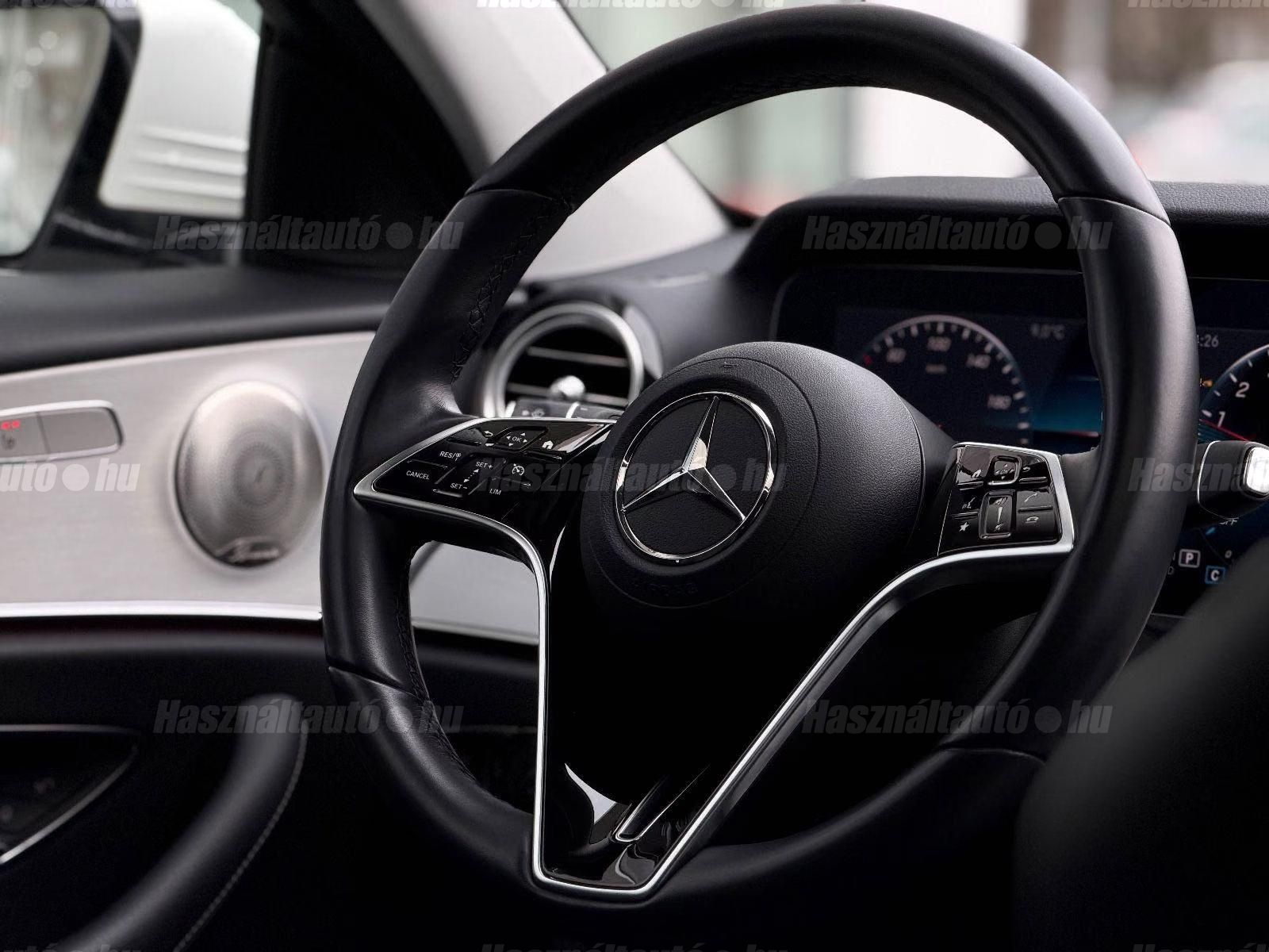 Mercedes-Benz E 300 – 5. kép