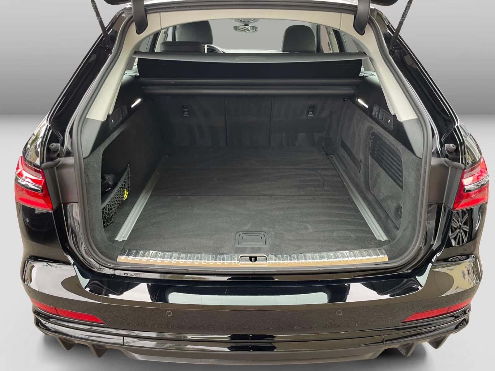 Használt Audi S6 (2025, fekete) – 10. kép