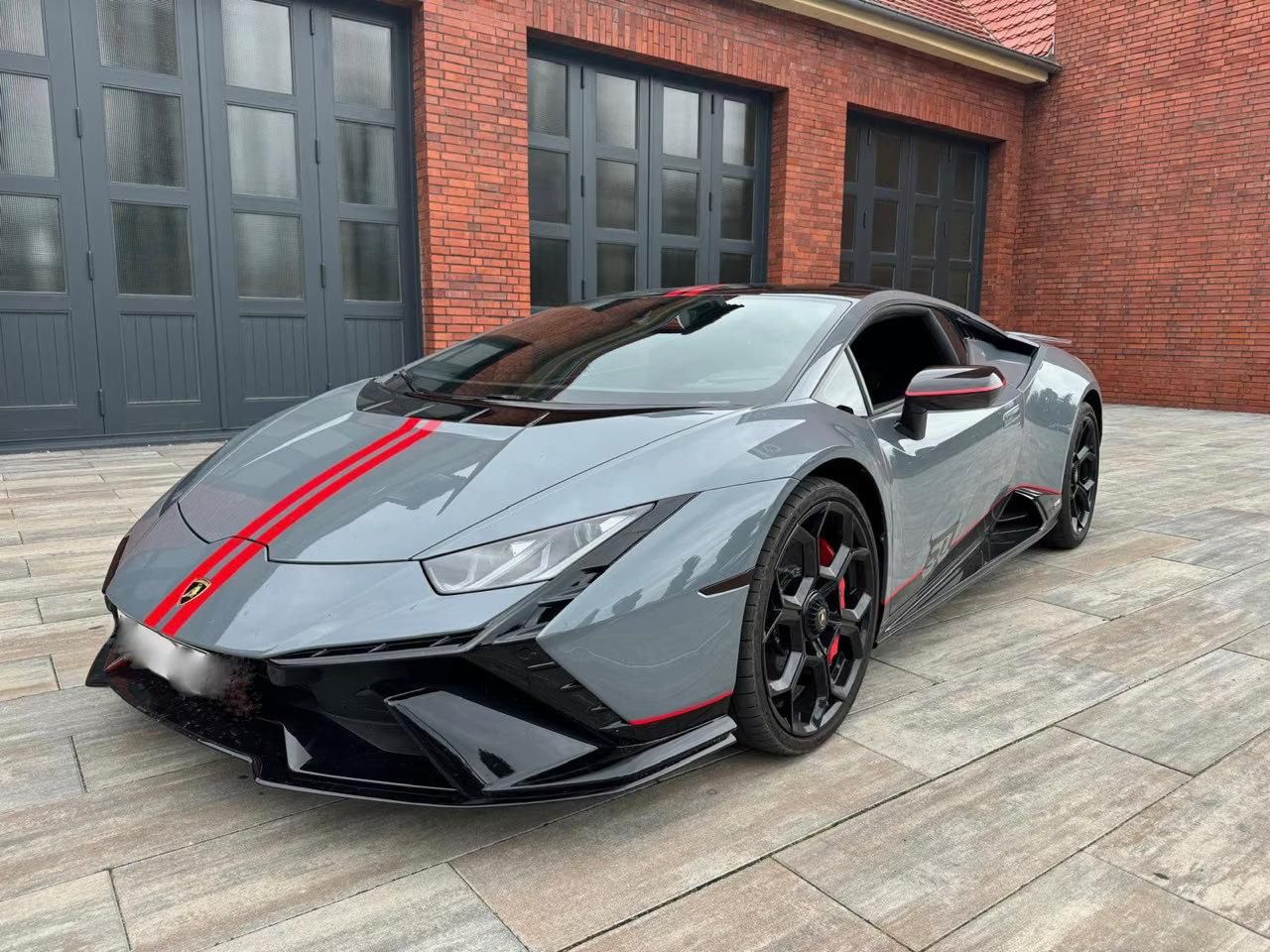 Használt Lamborghini Huracán (2023, szürke) – 1. kép