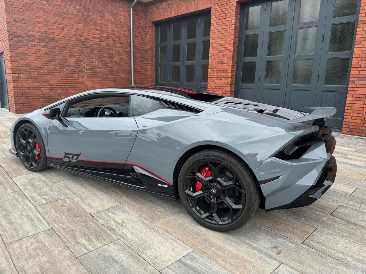 Használt Lamborghini Huracán (2023, szürke) – 9. kép