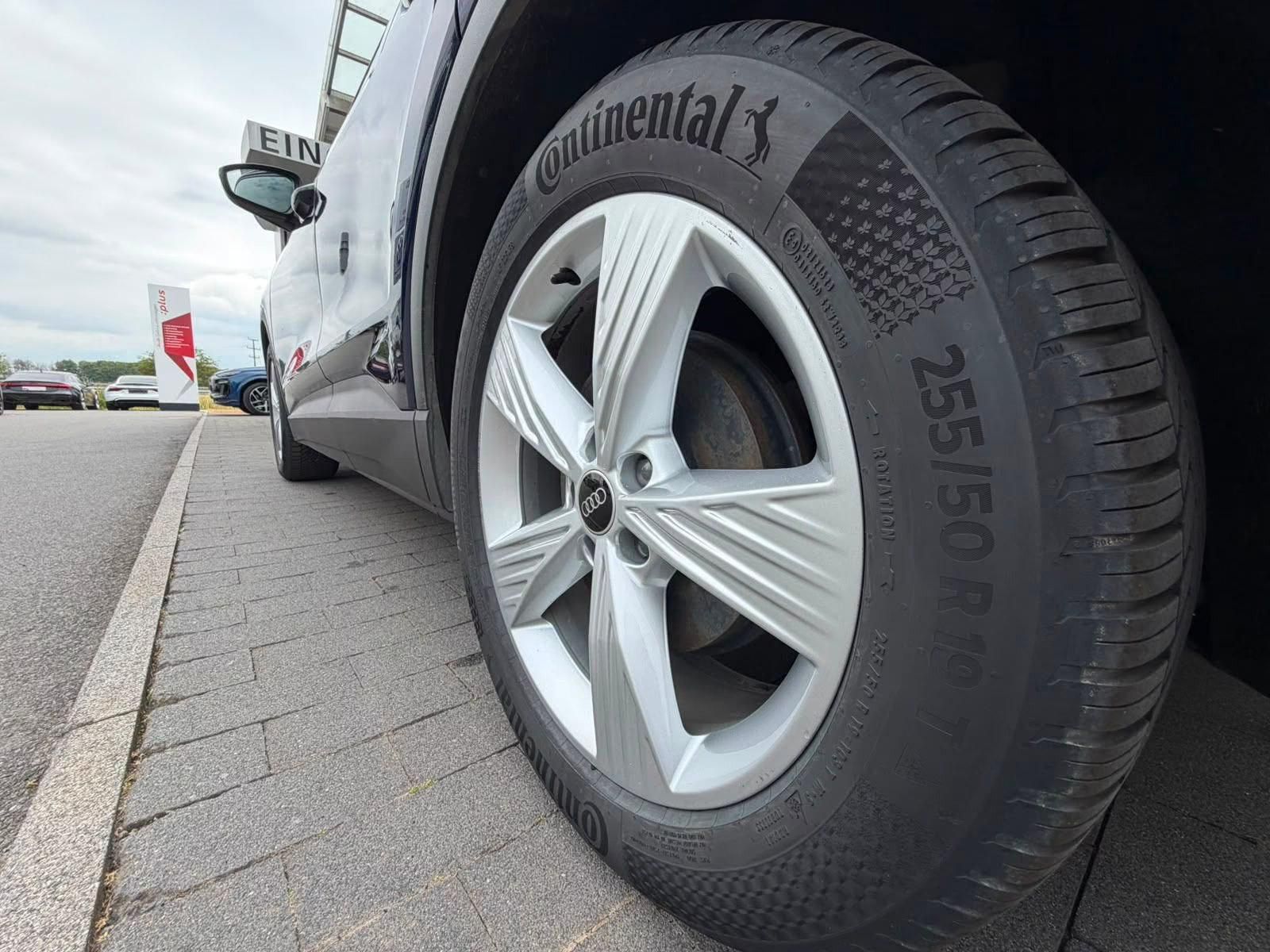 Használt Audi Q4 (2022, kék) – 10. kép