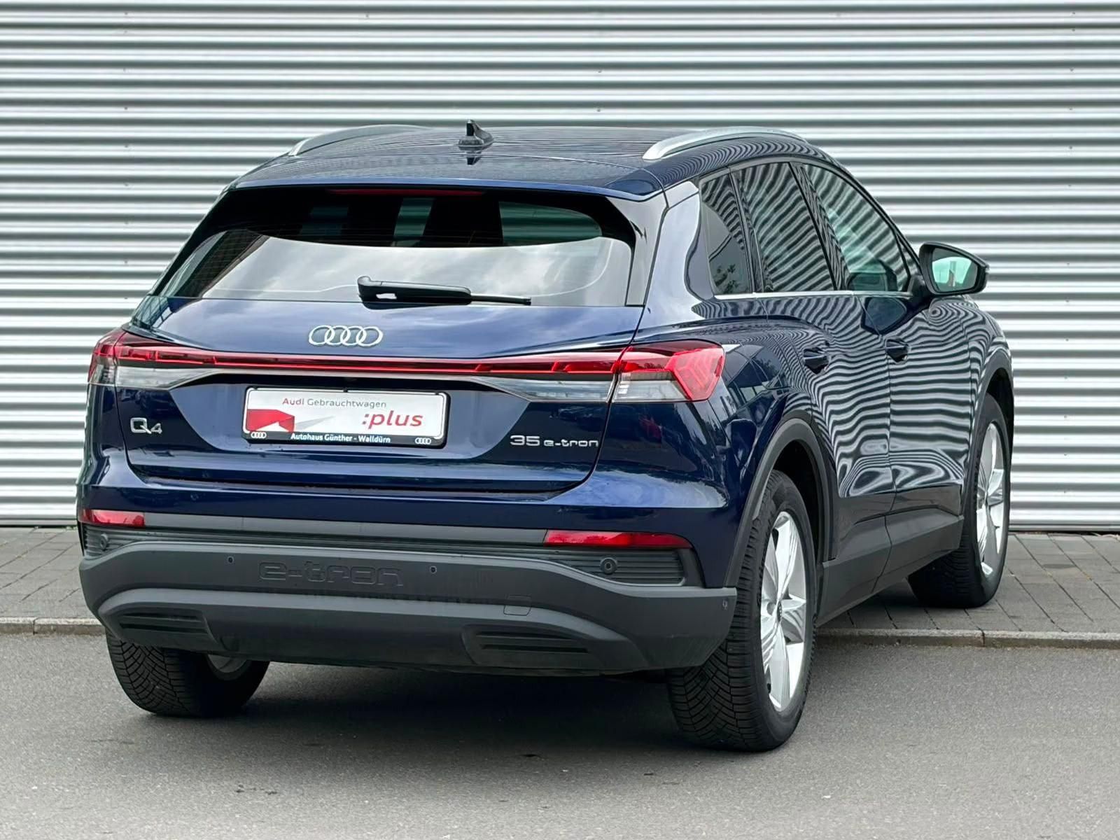 Használt Audi Q4 (2022, kék) – 9. kép