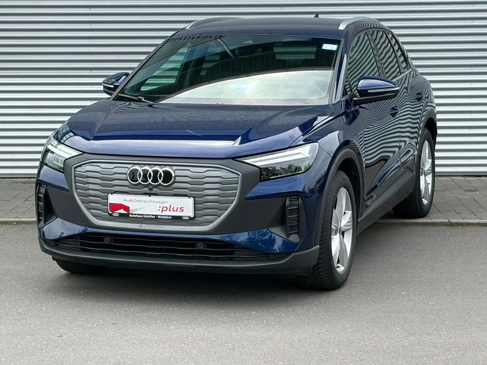 Használt Audi Q4 (2022, kék) – 1. kép