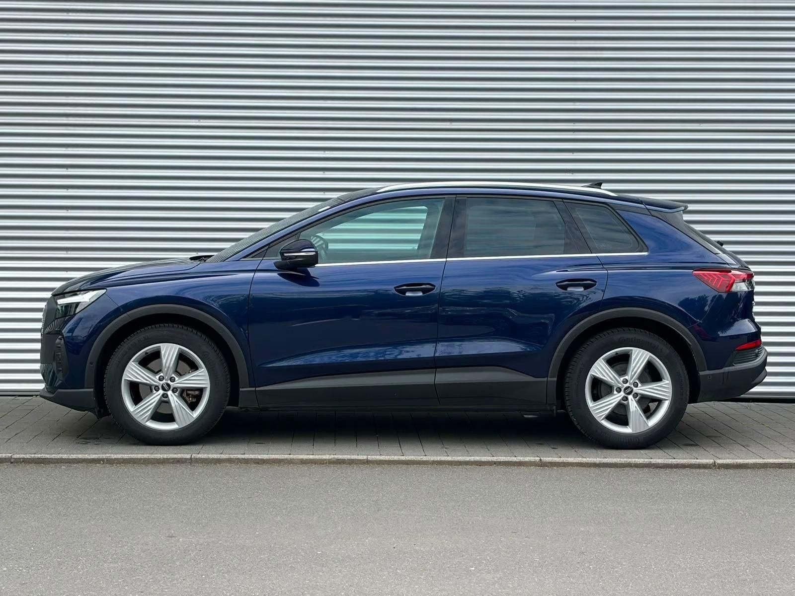 Használt Audi Q4 (2022, kék) – 4. kép