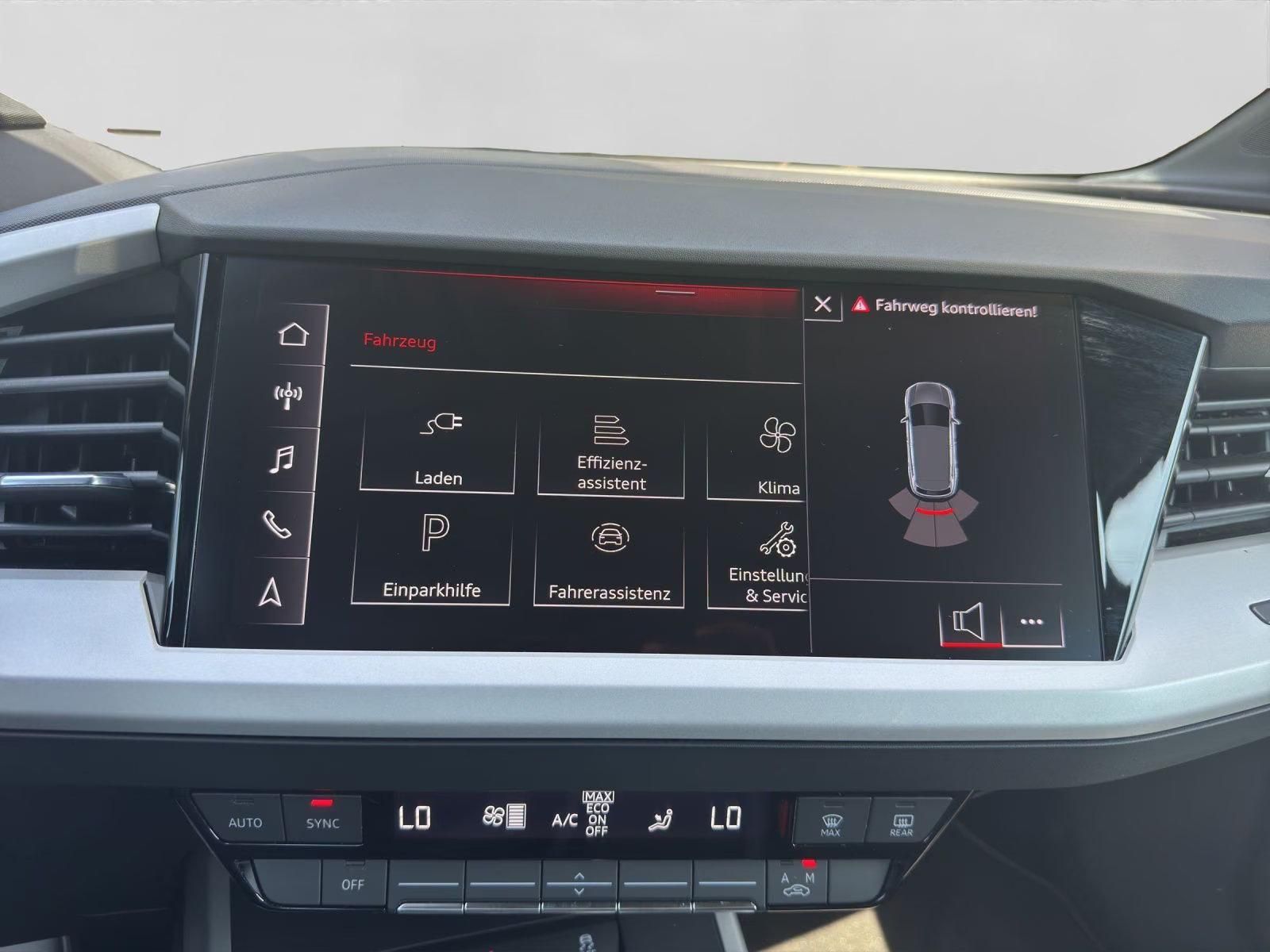 Használt Audi Q4 (2023, szürke) – 8. kép