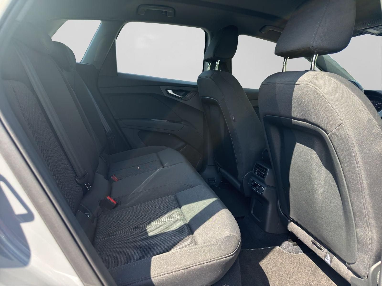 Használt Audi Q4 (2023, szürke) – 10. kép