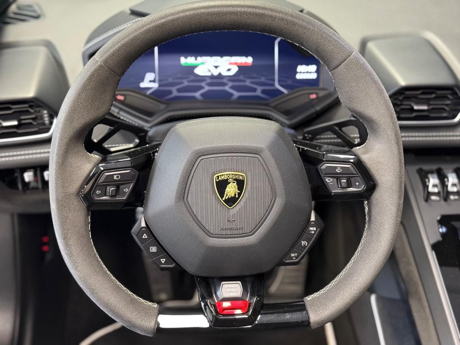 Használt Lamborghini Huracán (2021, fehér) – 11. kép