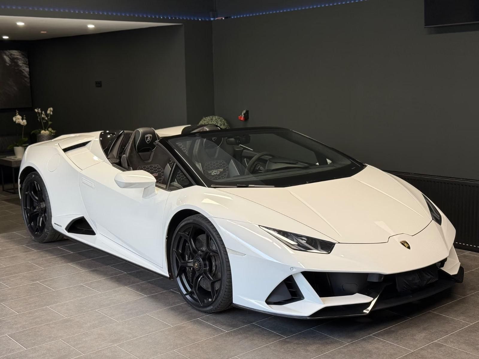 Használt Lamborghini Huracán (2021, fehér) – 1. kép