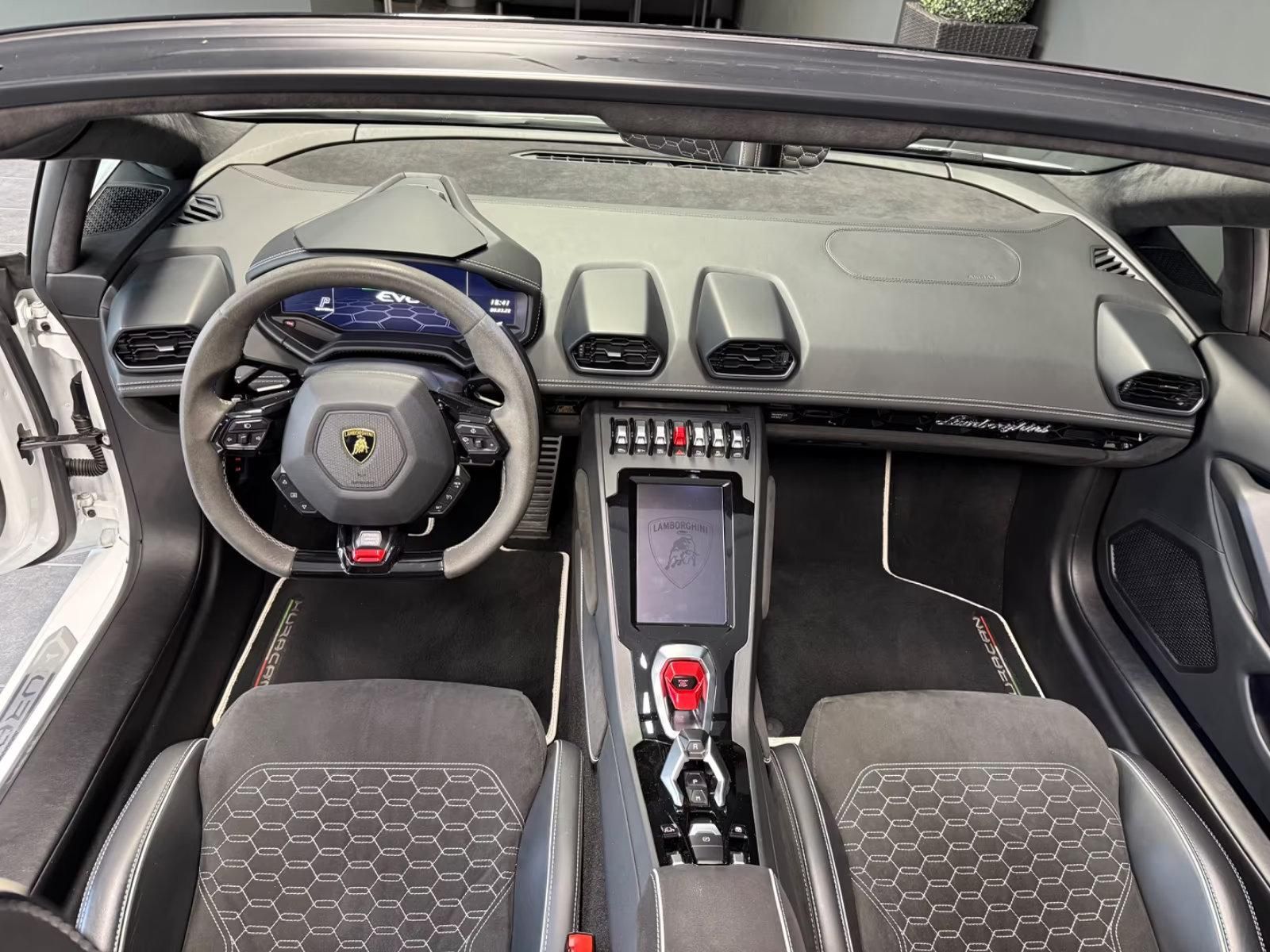 Használt Lamborghini Huracán (2021, fehér) – 10. kép