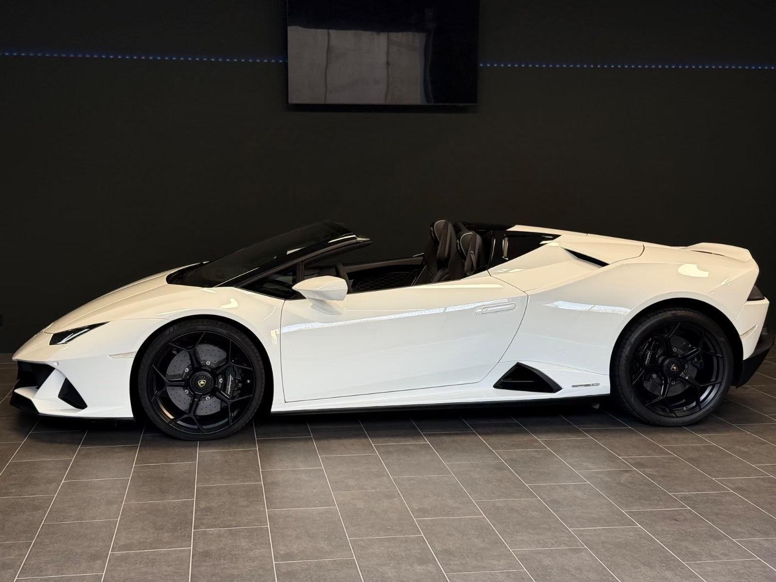 Használt Lamborghini Huracán (2021, fehér) – 5. kép