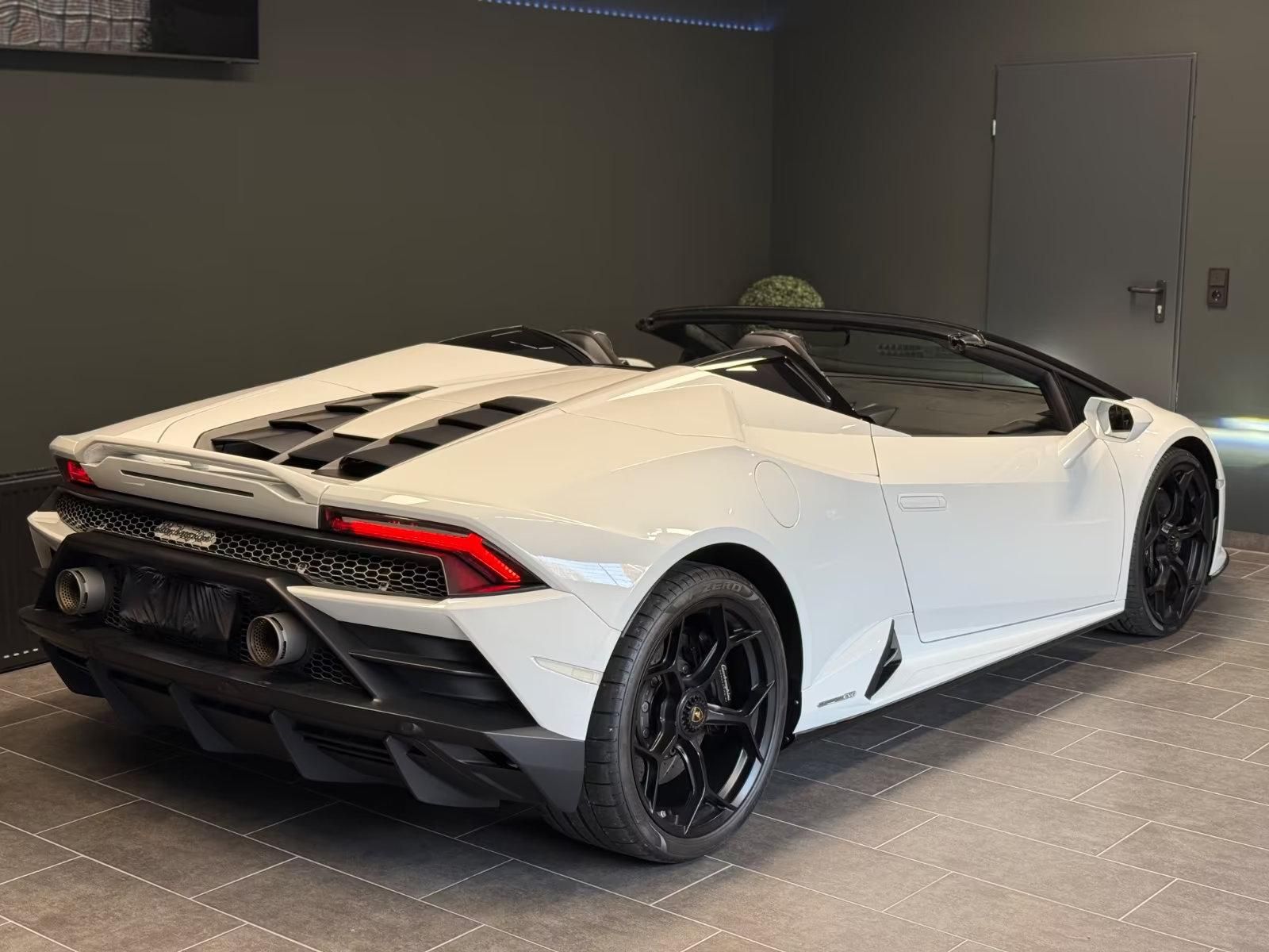 Használt Lamborghini Huracán (2021, fehér) – 12. kép