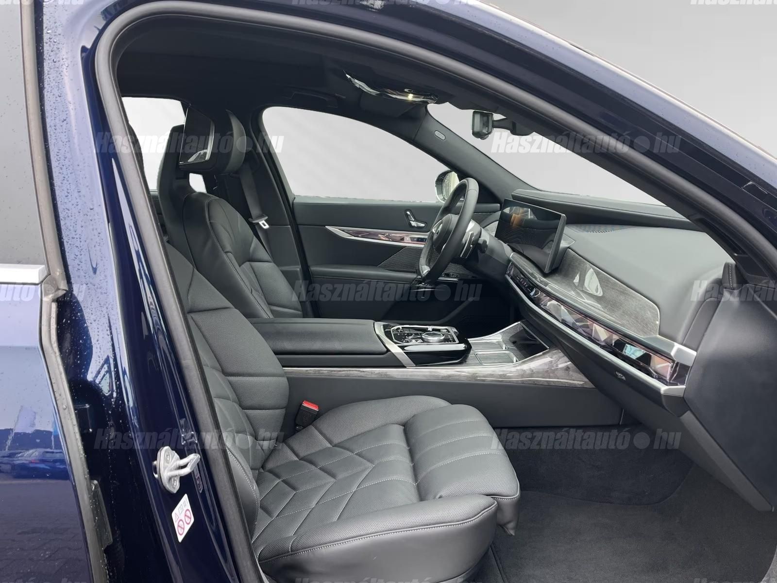 BMW 750 – 5. kép