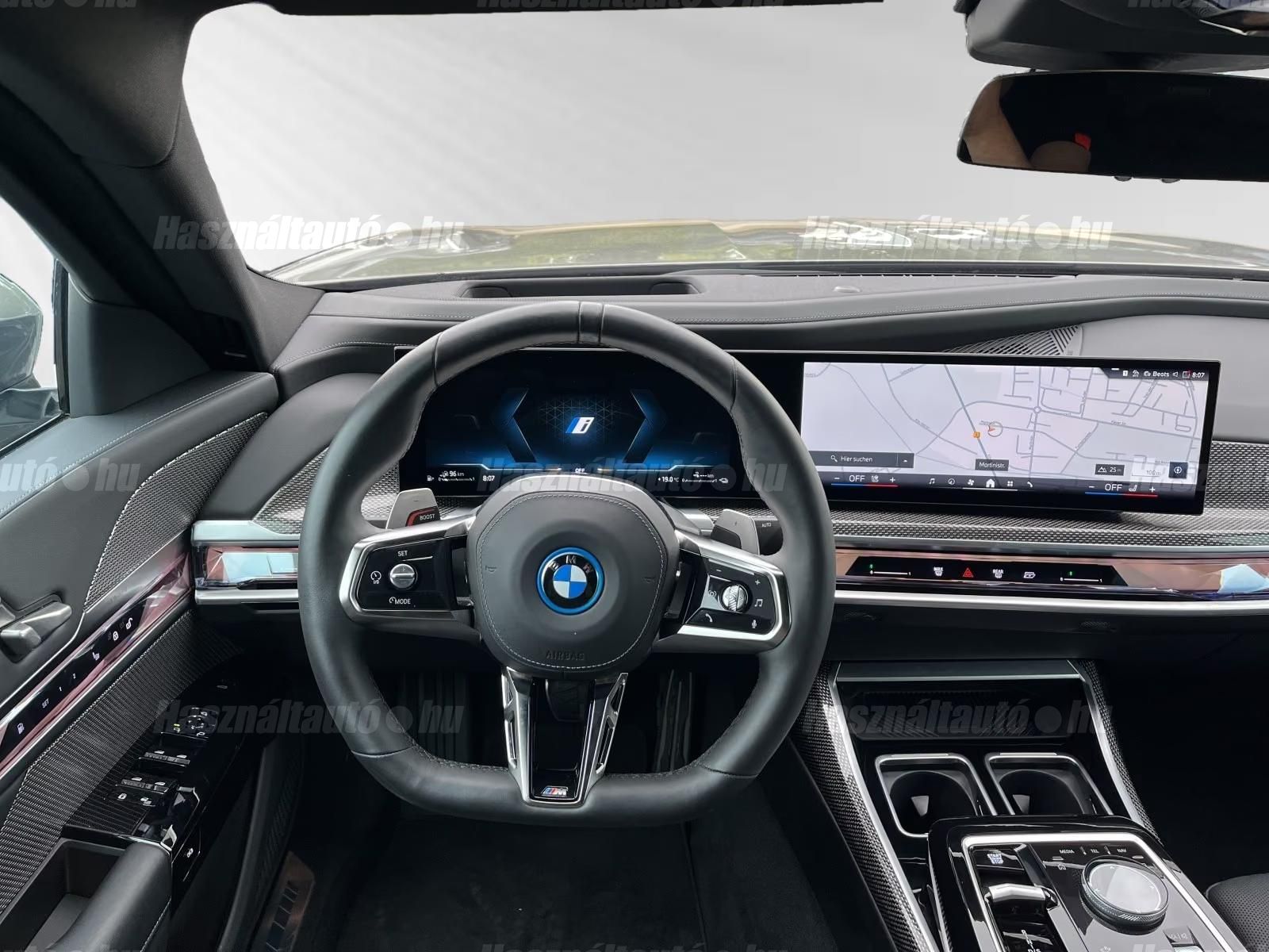 BMW 750 – 4. kép