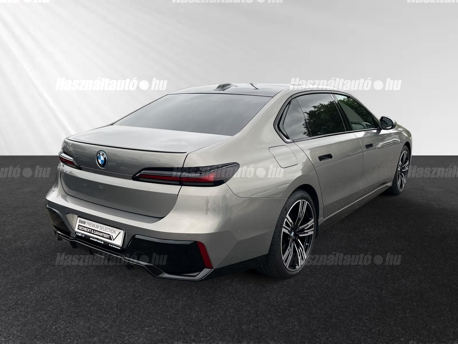 BMW 750 – 9. kép