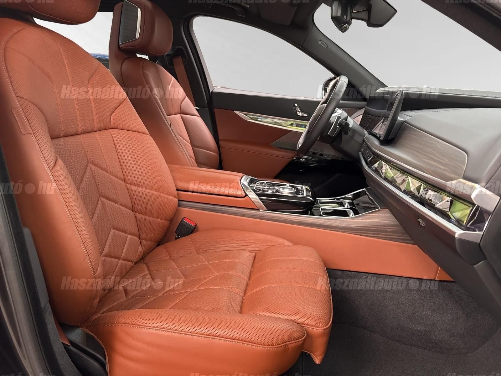 BMW 750 – 5. kép