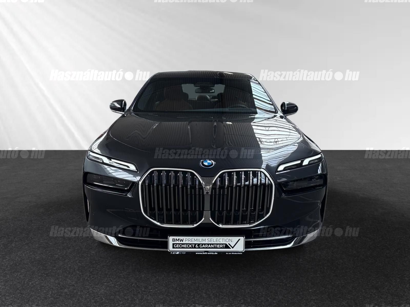 BMW 750 – 2. kép