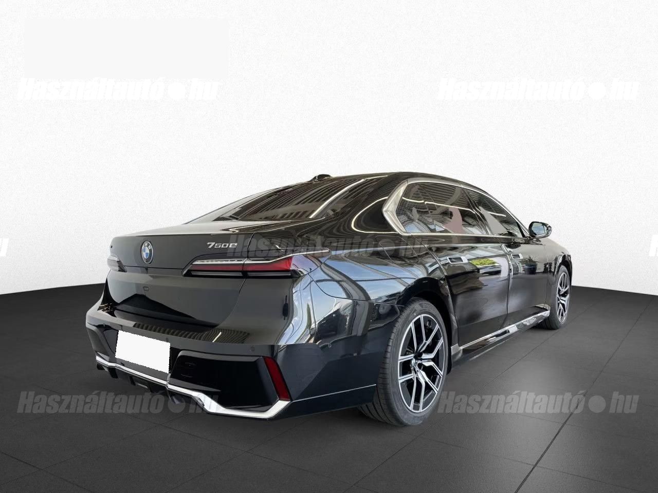 BMW 750 – 7. kép