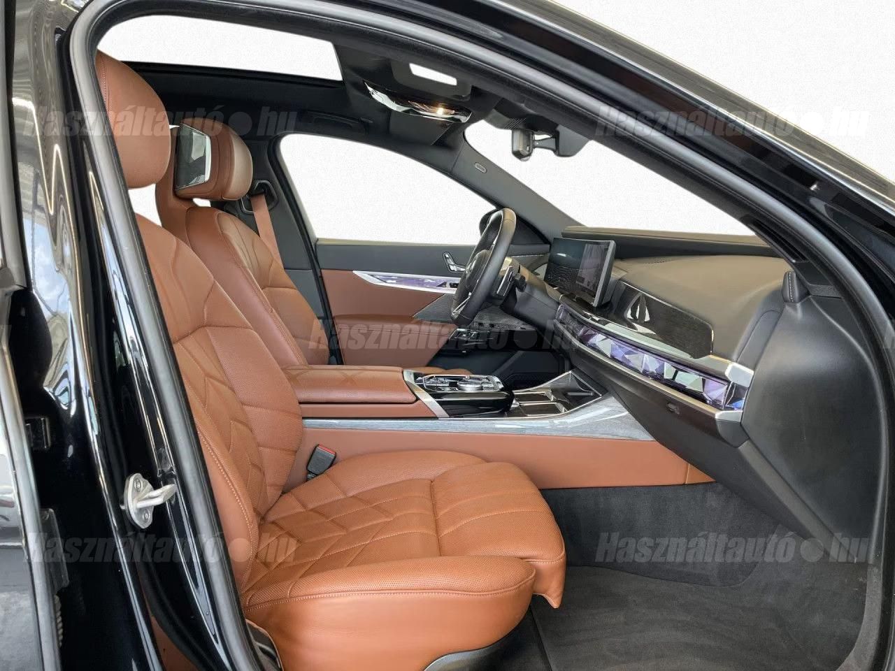 BMW 750 – 3. kép
