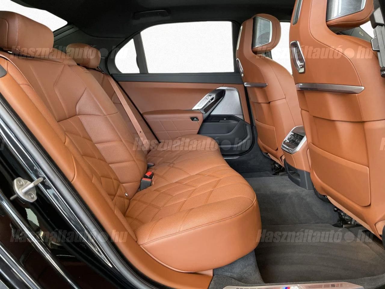 BMW 750 – 6. kép