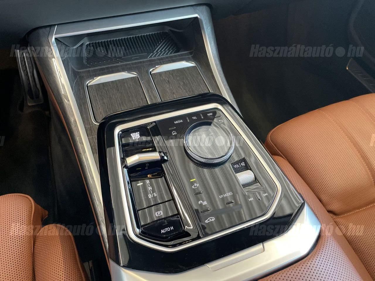 BMW 750 – 5. kép