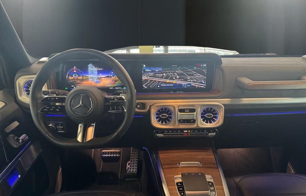 Használt Mercedes-Benz G-osztály (2026, kék) – 3. kép