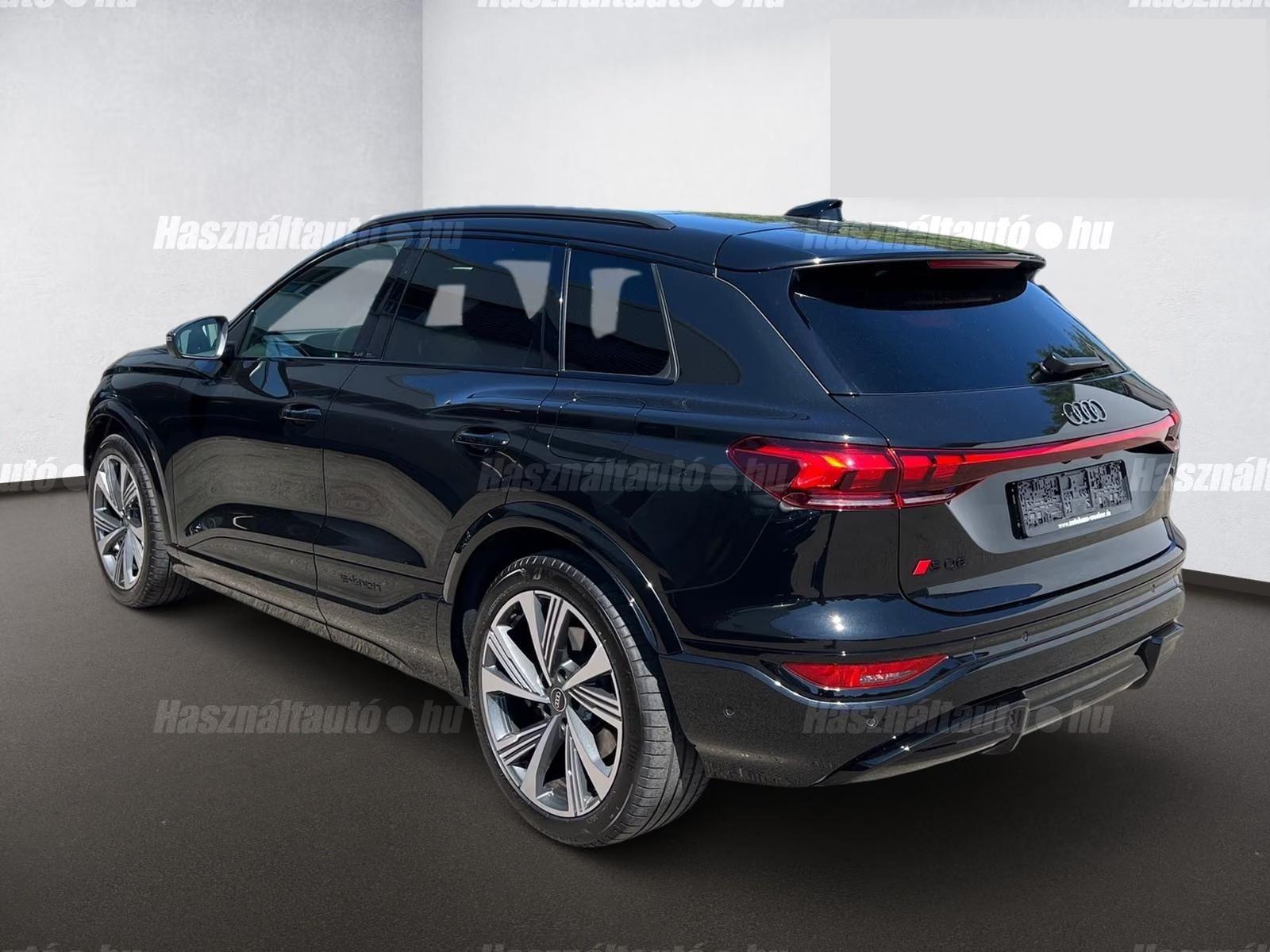 Audi Q6 – 7. kép