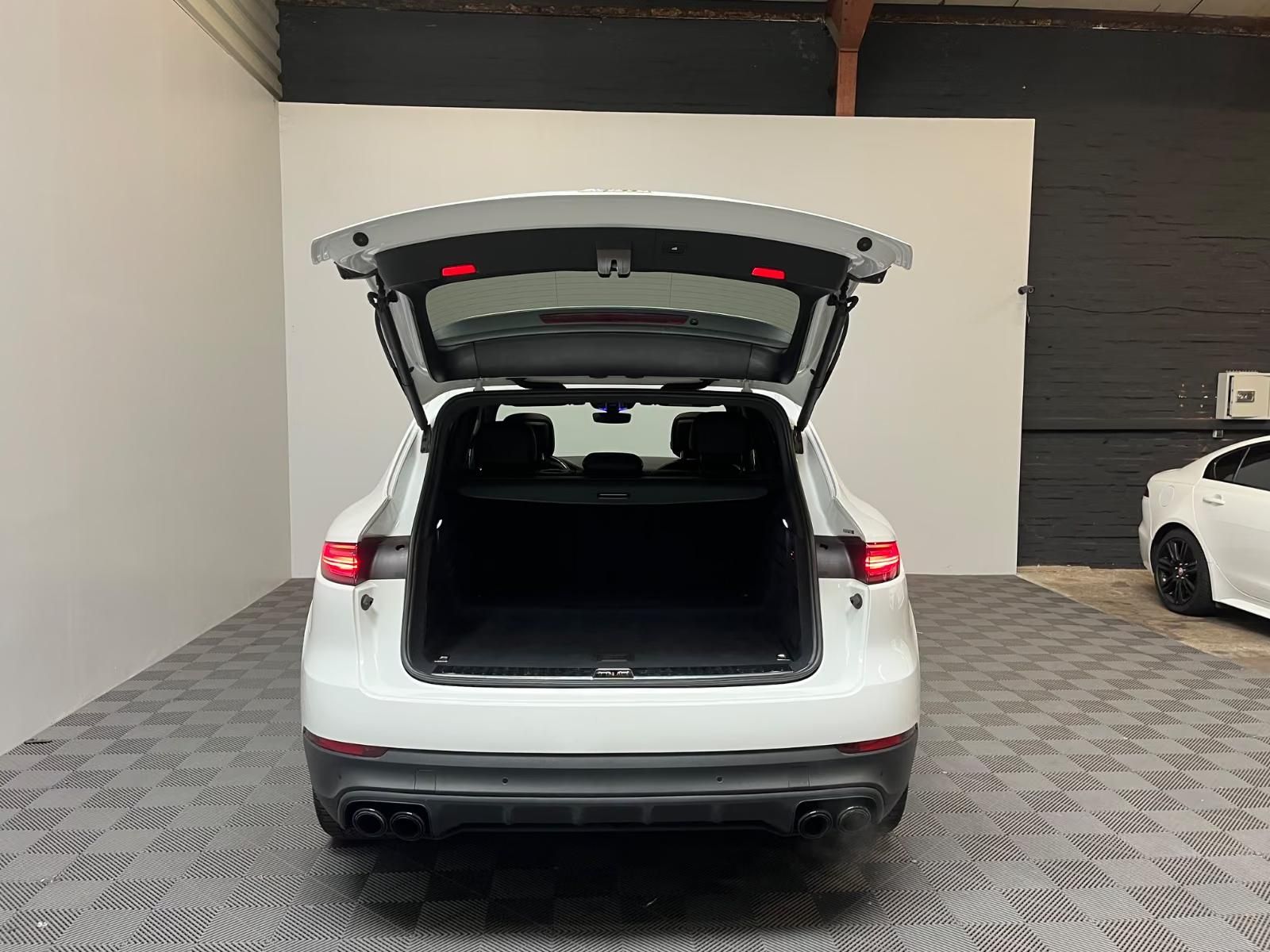 Használt Porsche Cayenne (2021, fehér) – 11. kép