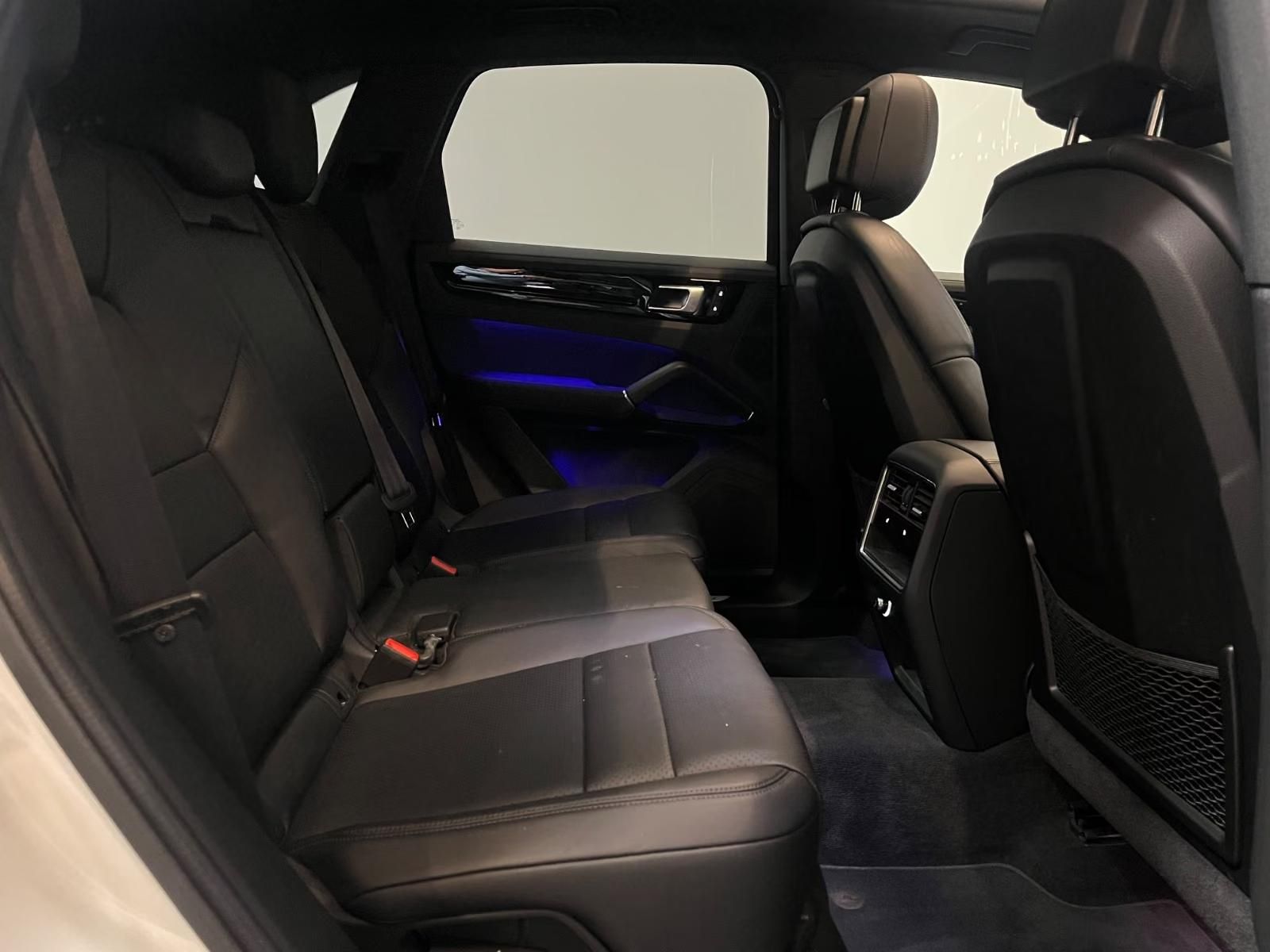 Használt Porsche Cayenne (2021, fehér) – 9. kép