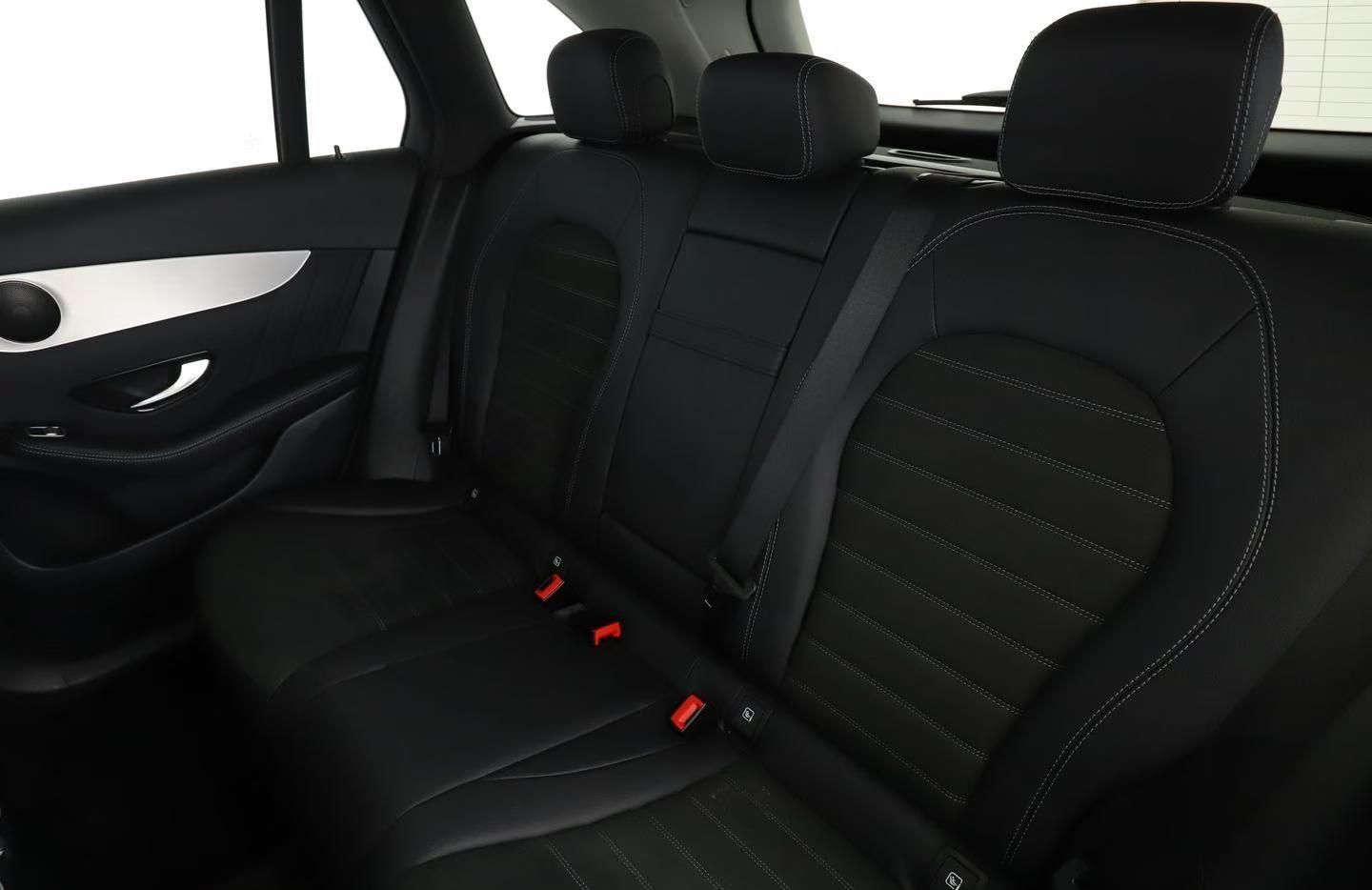 Használt Mercedes-Benz GLC 300 (2021, fekete) – 7. kép