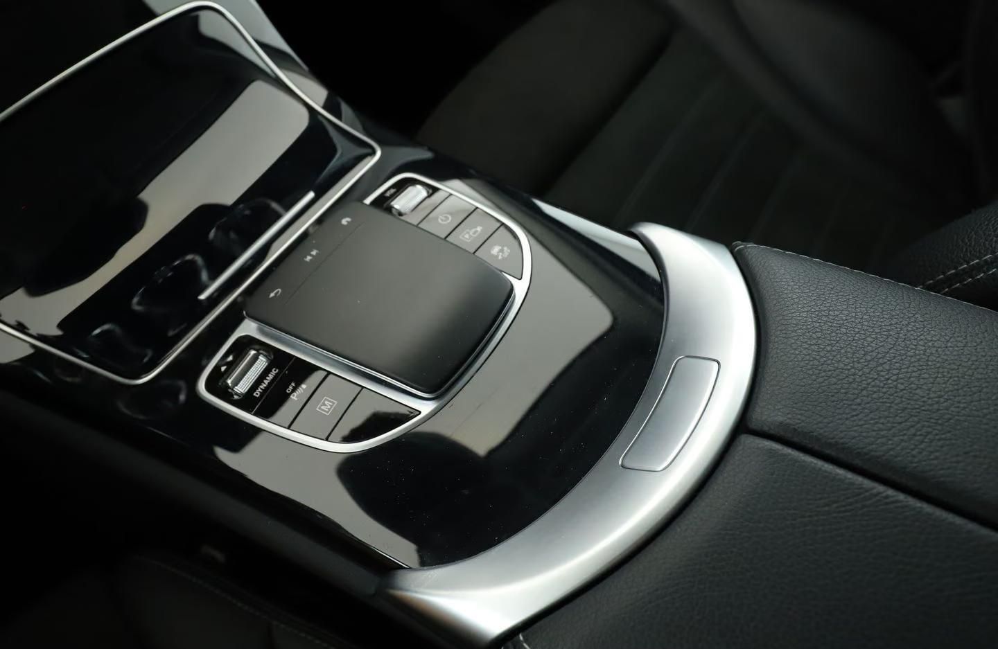 Használt Mercedes-Benz GLC 300 (2021, fekete) – 6. kép